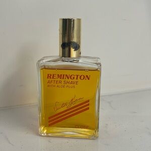 Vintage Remington Close After Shave with Aloe Plus 4 Fl oz Splash